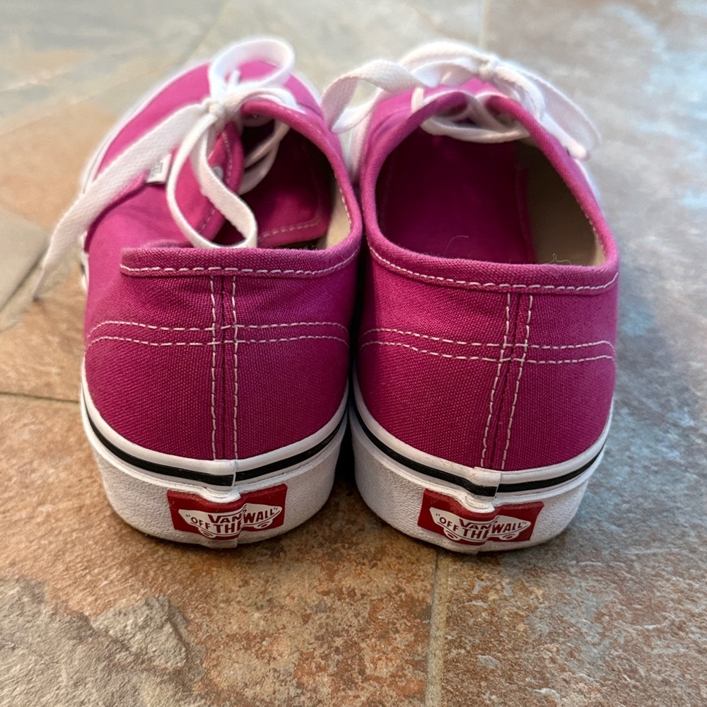 Vans Low-Top Canvas Sneakers in Fuchsia with White Laces - Picture 3 of 5